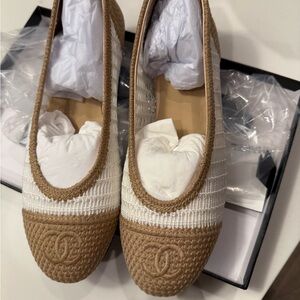 **NEW**Rafia tan and white Ballet Flats